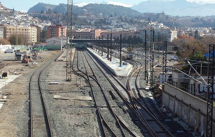 Fomento anunció la redacción coincidiendo con la fecha en la que dio por finalizado el grueso de las obras del AVE.