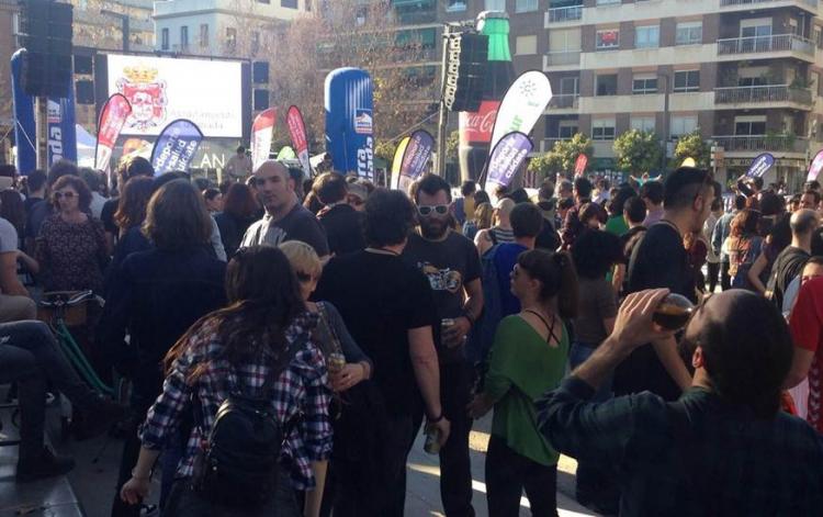 Mucha animación en la 'fan zone' de Sierra Nevada 2017.