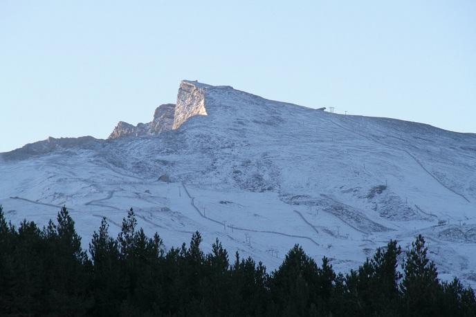 El Veleta, con sus primeras nieves. 