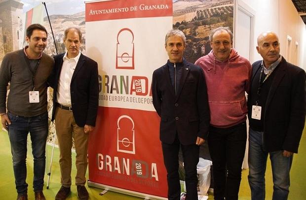 Abel Antón, Martín Fiz y Fermín Cacho, en Fitur con la delegación granadina.