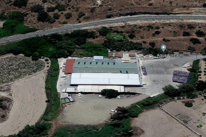 Actual planta de Fontarel, en el manantial El Pilar de Loja, al pie de Sierra Gorda. 