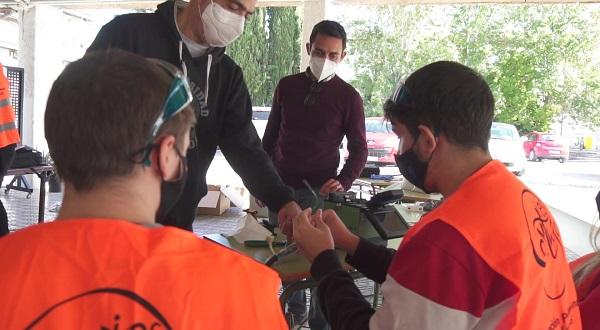 En el proyecto participan 120 estudiantes, 13 docentes y 4 tutores de empresas. En el proyecto participan 120 estudiantes, 13 docentes y 4 tutores de empresas.