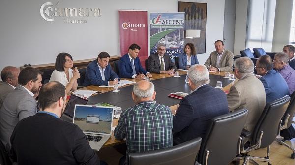 Reunión de la Comisión de Infraestructuras con empresarios y regantes de la Costa.