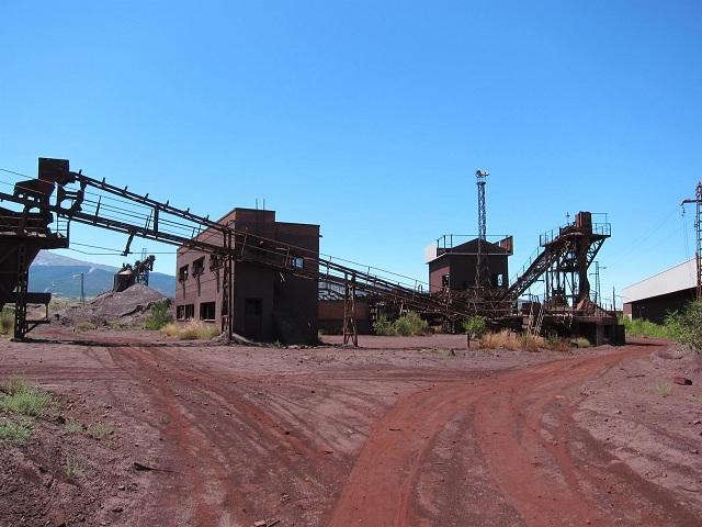 Viejas instalaciones mineras de Alquife. 