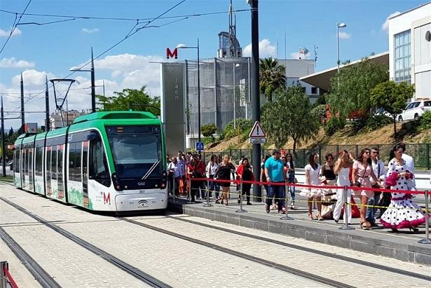 Parada de la Ctra. de Jaén para acceder al ferial. 