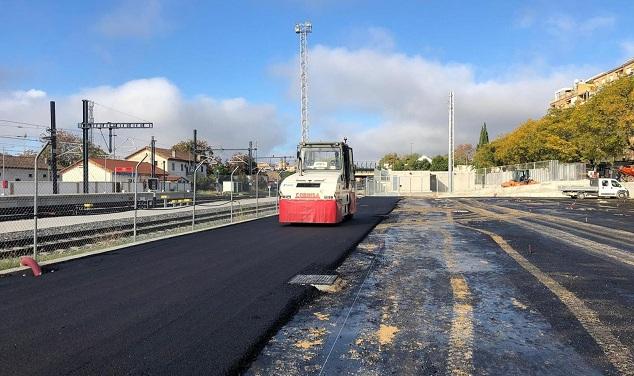 Trabajos para acondicionar el aparcamiento. 