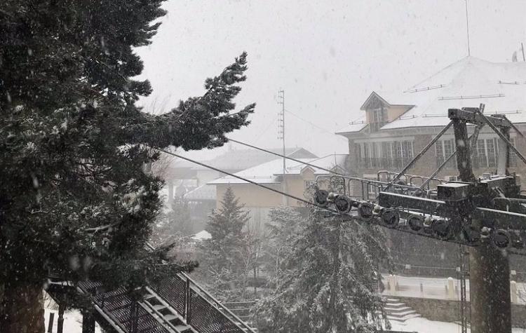 Nevada sobre Pradollano en la tarde de este domingo Nevada sobre Pradollano en la tarde de este domingo.