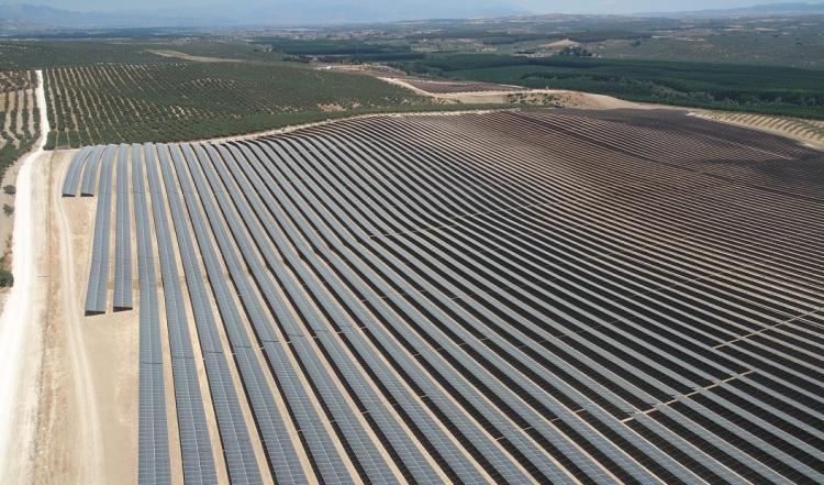 Una de las tres plantas solares fotovoltaicas inauguradas en 2022 por la empresa Verbund en Pinos Puente. 