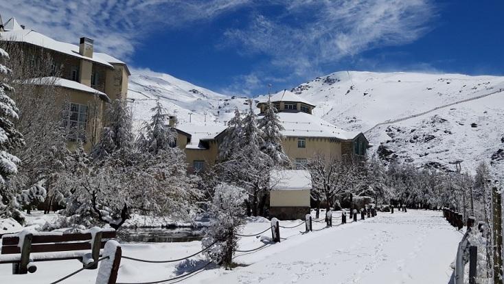 Estampa plenamente invernal en Pradollano tras la nevada. 