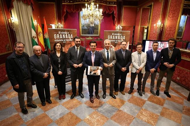 El salón de plenos del Ayuntamiento de Granada ha acogido la presentación de los nuevos productos turísticos. El salón de plenos del Ayuntamiento de Granada ha acogido la presentación de los nuevos productos turísticos.