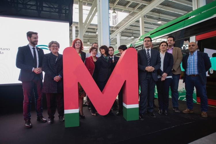 El rojo y el verde son los colores de la imagen corporativa del Metro.