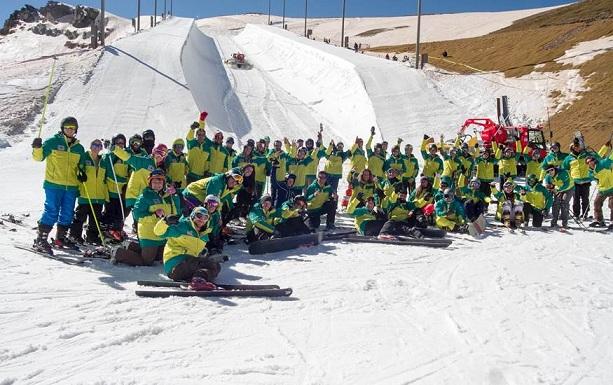 Equipo de personas voluntarias durante los Campeonatos. 