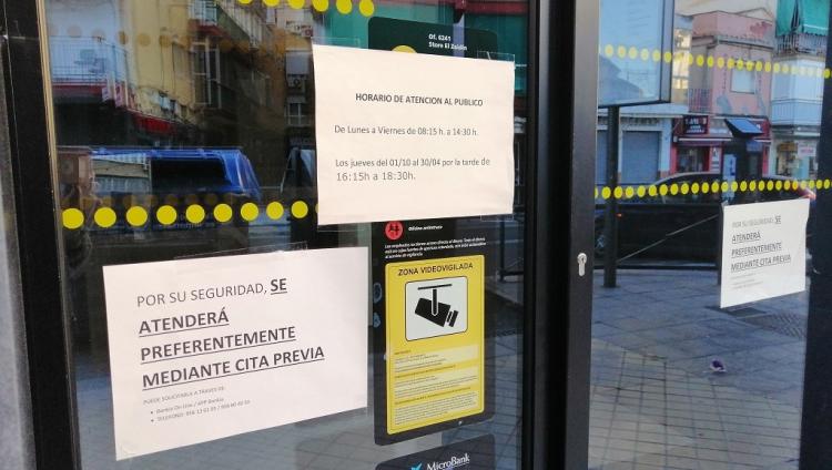 La cita previa se extiende también a la atención en las sucursales bancarias. 