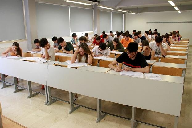 Prueba de acceso a la universidad en Granada. 