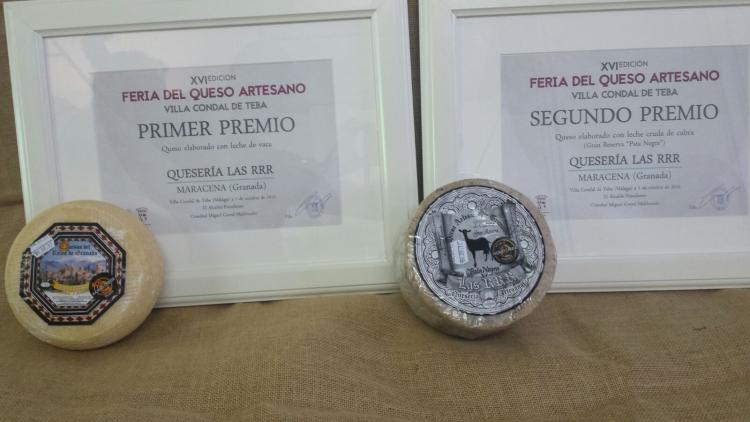 Quesos que han obtenido premios en la Feria de los Quesos de Teba.