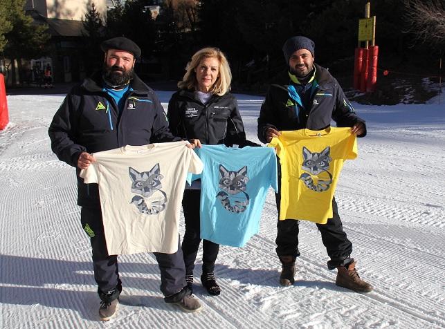 Camisetas para recaudar fondos contra el cáncer infantil.