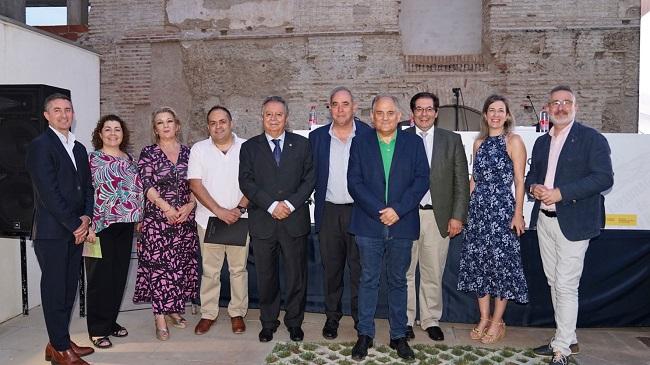 Representantes del sector y autoridades, en la jornada. 