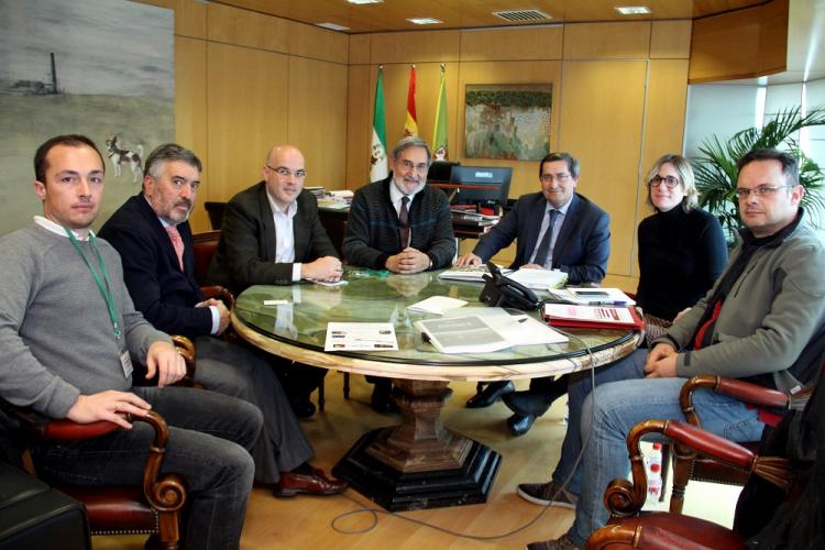 Entrena recibió al director general de Ineustar en una reunión en la que participaron los diputados de Ciudadanos.