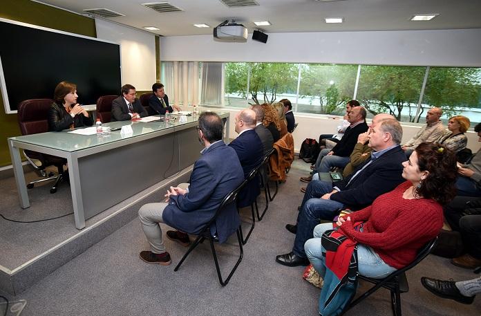 Presentación a representantes municipales de las jornadas formativas. 