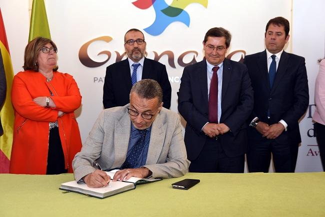 La delegación marroquí ha estado encabezada por el alcalde de Tánger. La delegación marroquí ha estado encabezada por el alcalde de Tánger.