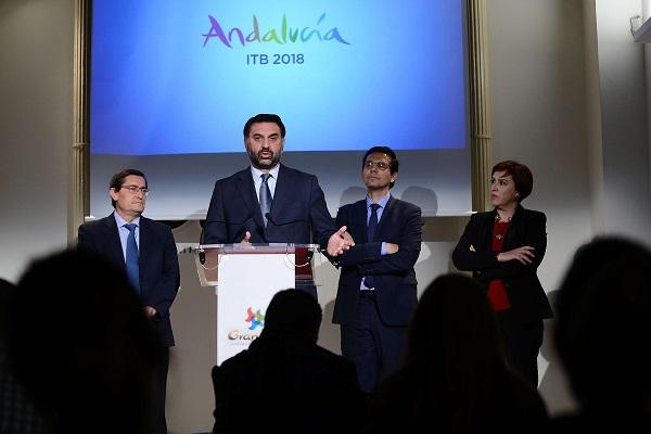 El consejero de Turismo ha presentado en Granada la participación en la ITB de Berlín. El consejero de Turismo ha presentado en Granada la participación en la ITB de Berlín.