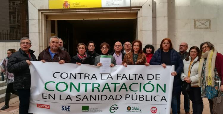 Junta de personal ante la Inspección de Trabajo tras la denuncia presentada este martes.