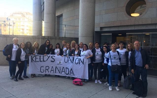 Camareras de piso granadinas, en el Senado. 