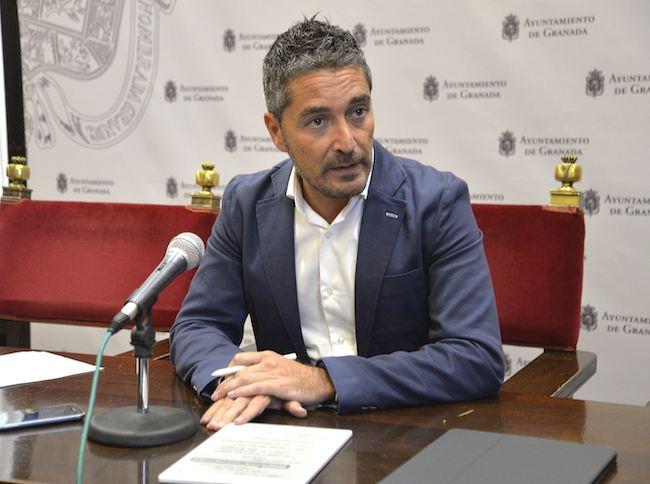 Manuel Olivares. Manuel Olivares.