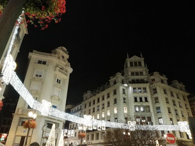 Luces navideñas en Puerta Real.