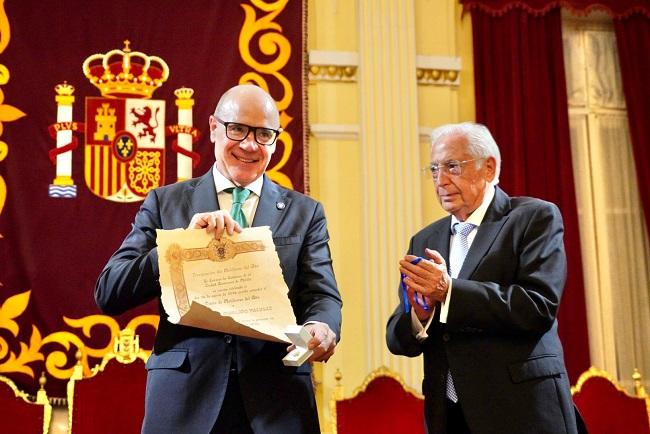 Pedro Mercado y Juan José Imbroda.
