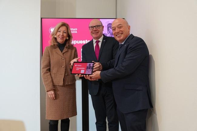 María Teresa Pagés, Pedro Mercado y Miguel Ángel Guardia.