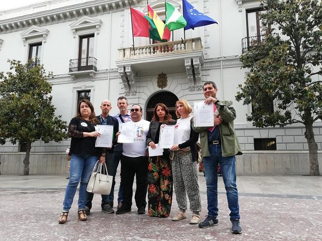 Representantes de los sindicatos de la Mesa General de Negociación (CGT, CSIF, UGT y CCOO). Representantes de los sindicatos de la Mesa General de Negociación (CGT, CSIF, UGT y CCOO) muestran el informe de Intervención.