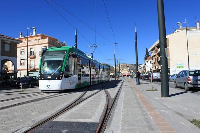 El Metro a su paso por el Zaidín. El Metro a su paso por el Zaidín.