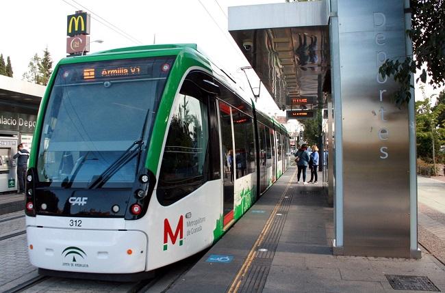 Metro en la parada de Palacio de Deportes.