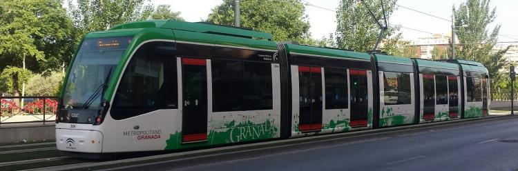 El Metro en pruebas, en el entorno del Palacio de los Deportes.