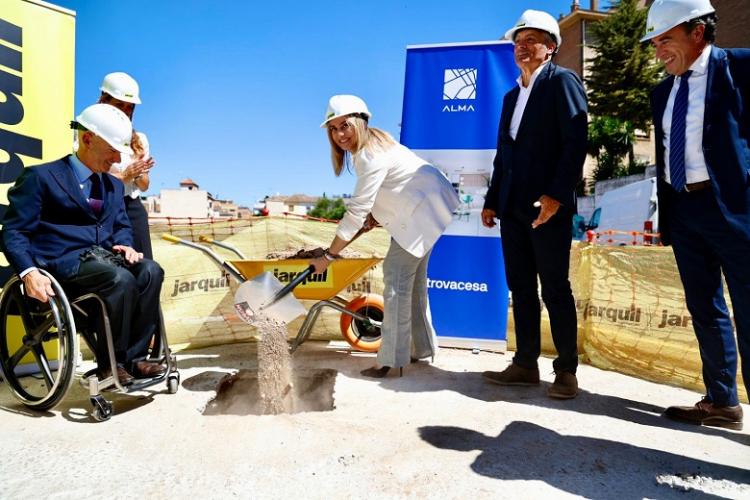Marifrán Carazo, en la puesta de la primera piedra de las viviendas de Metrovacesa.