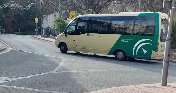 Microbús que conecta los núcleos de Monachil.