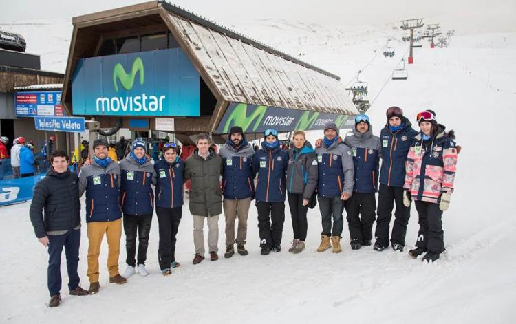 Miembros de Movistar, Sierra Nevada 2017 y del equipo español.