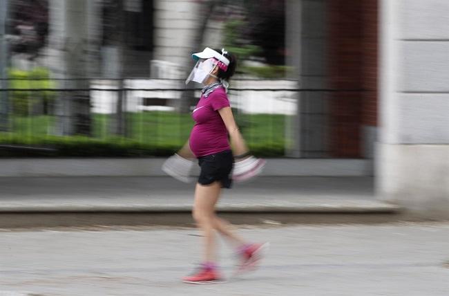 Sanidad recomienda administrar heparina a mujeres embarazadas para evitar trombos.