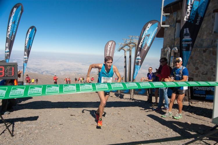 El atleta malagueño Cristóbal Ortigosa, a su llegada a meta.