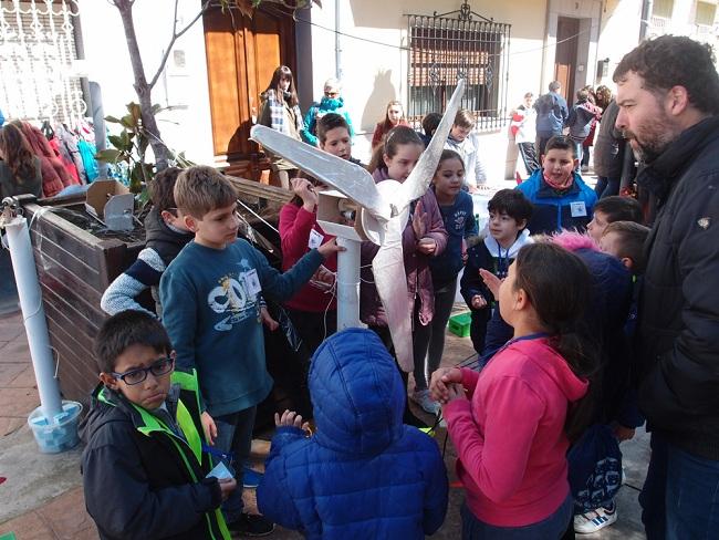 Artefactos para dar a a conocer la ciencia a escolares. 