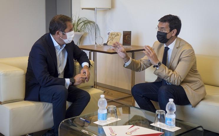 Un momento de la reunión entre Gerardo Cuerva y Paco Cuenca. 