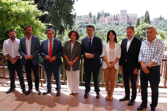 Reunión en el Carmen de los Mártires.