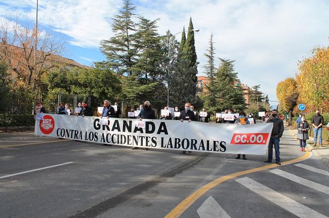 Imagen de la concentración por la muerte del médico Tomás Ureña