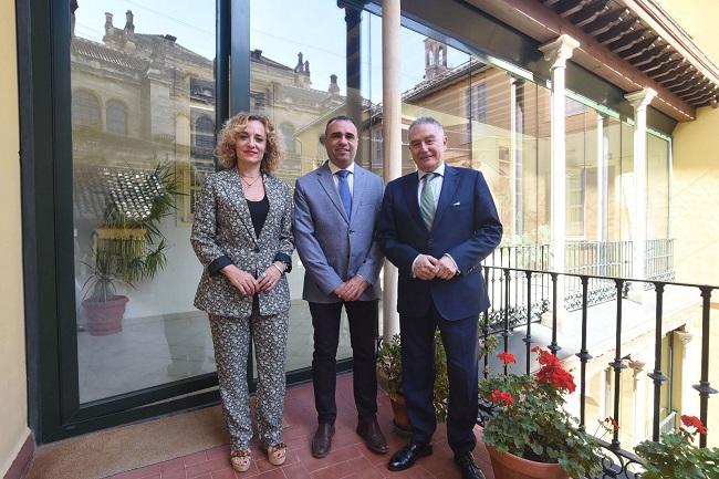 Manuel Muñoz con Marta Nievas y Francisco Rodríguez.