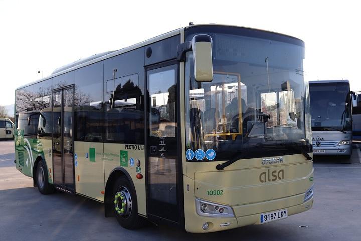 Uno de los nuevos autobuses puestos en servicio. 