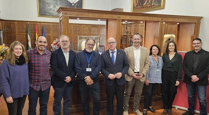 Representantes de la UGR y de Cellbitec. 