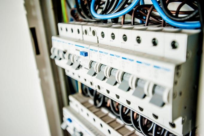 La escalada de precios de la electricidad ha elevado el IPC.
