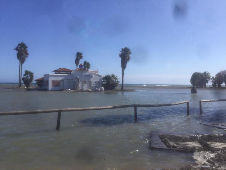 Estado de la Playa de Poniente por el temporal.