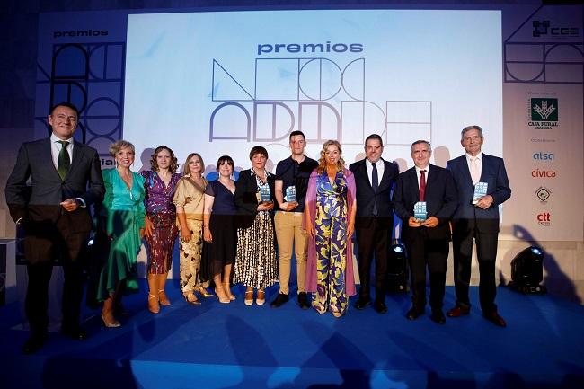 Foto de familia tras la entrega de los premios.